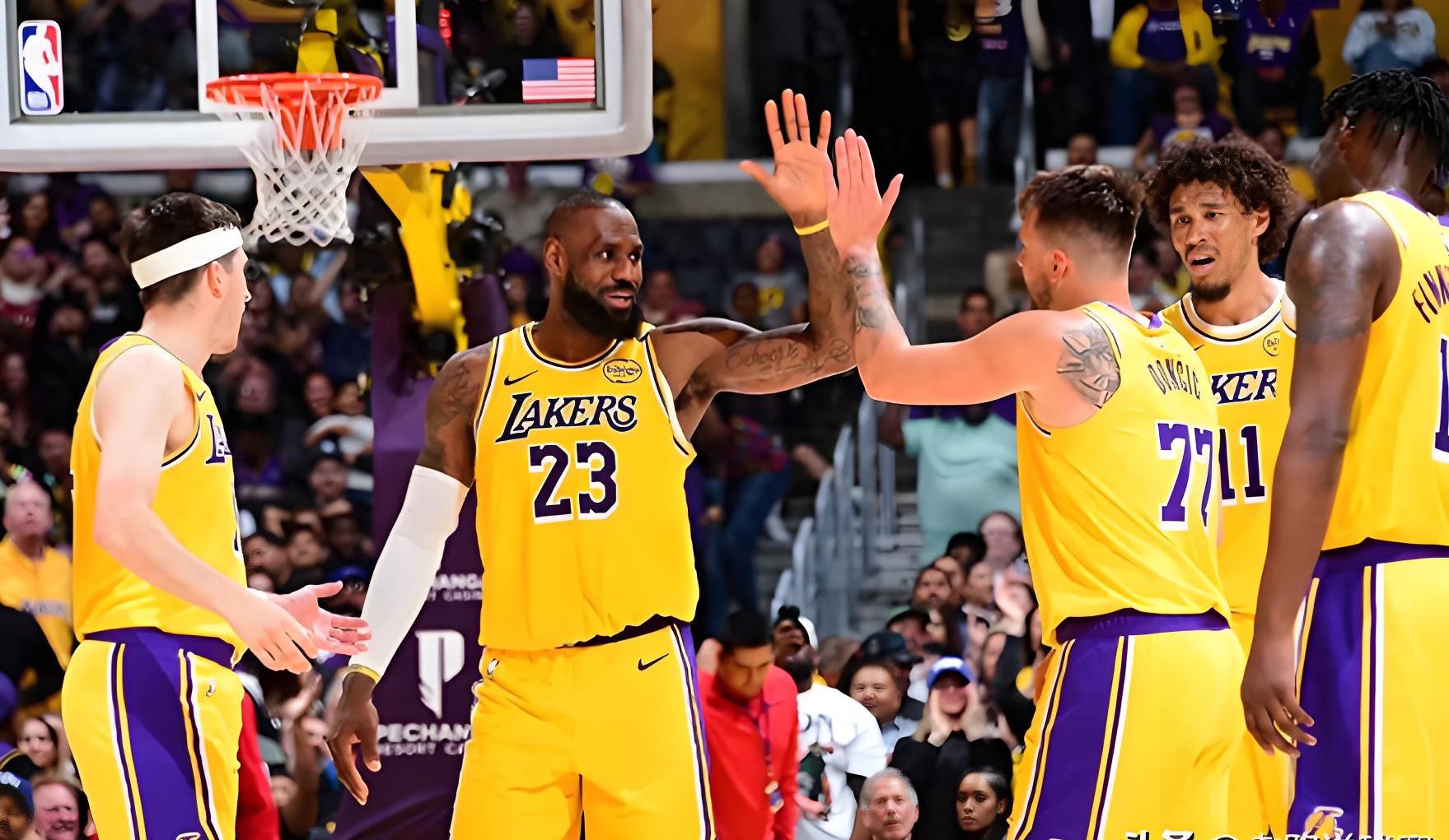 包含NBA季后赛倒计时，孟菲斯灰熊今晚绝杀压哨，细节引发关注，引发热议，阵容厚度经受考验的词条